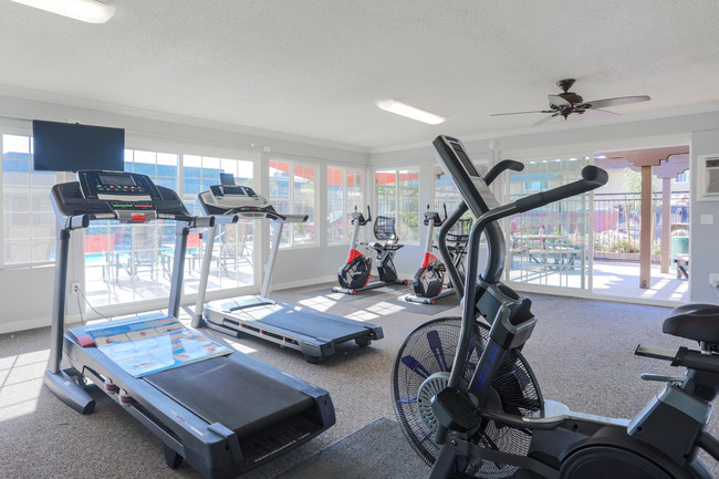 Dover Park Apartments in Fairfield, CA - Foto de edificio - Interior Photo