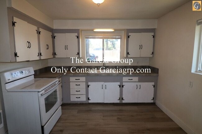 7044 SE Harney St in Portland, OR - Building Photo - Building Photo