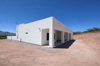 115 Via Finlandia in Rio Rico, AZ - Building Photo - Building Photo