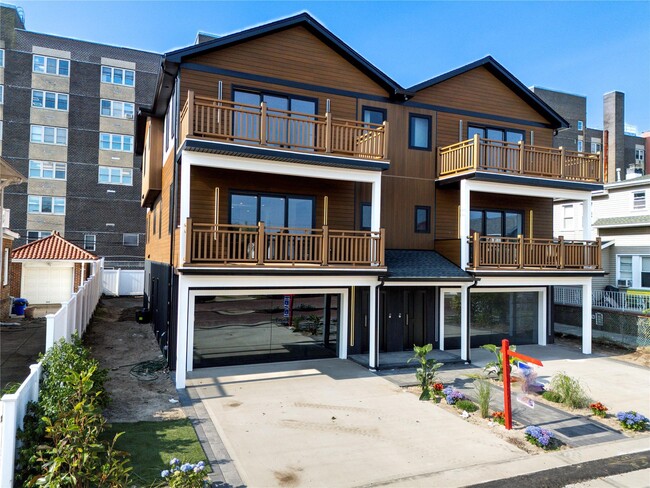 622 W Penn St in Long Beach, NY - Building Photo - Building Photo