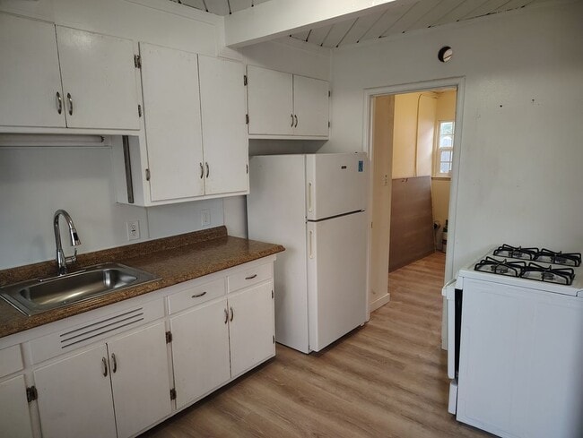 5707 Carlos Ave in Richmond, CA - Building Photo - Building Photo