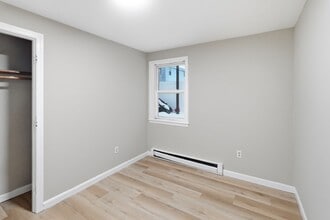 26 Old West Brookfield Rd in Warren, MA - Foto de edificio - Building Photo