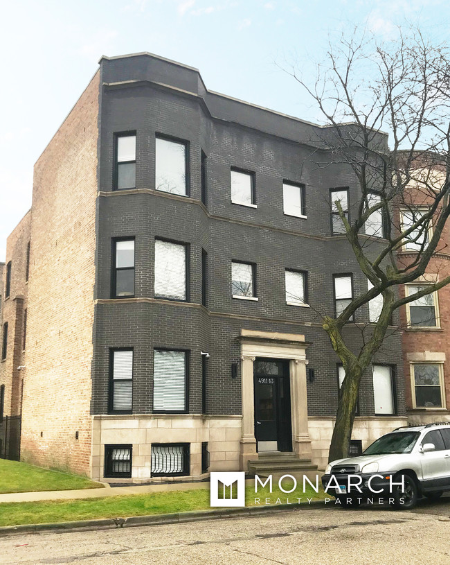 4911 S Calumet Ave in Chicago, IL - Building Photo - Other