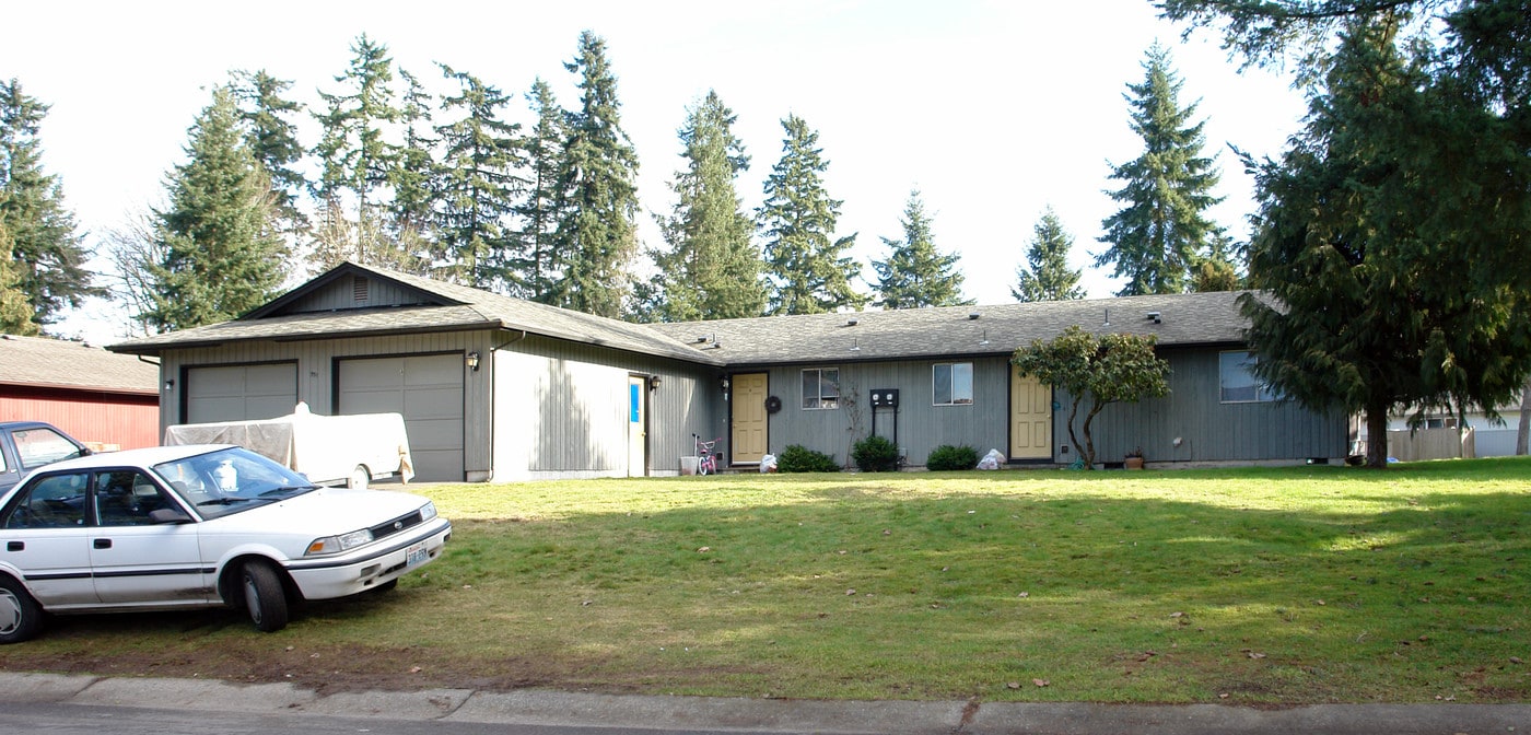 551 97th Dr NE in Lake Stevens, WA - Building Photo