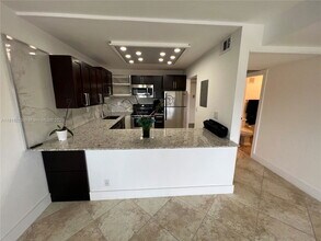2741 Taft St in Hollywood, FL - Building Photo - Building Photo