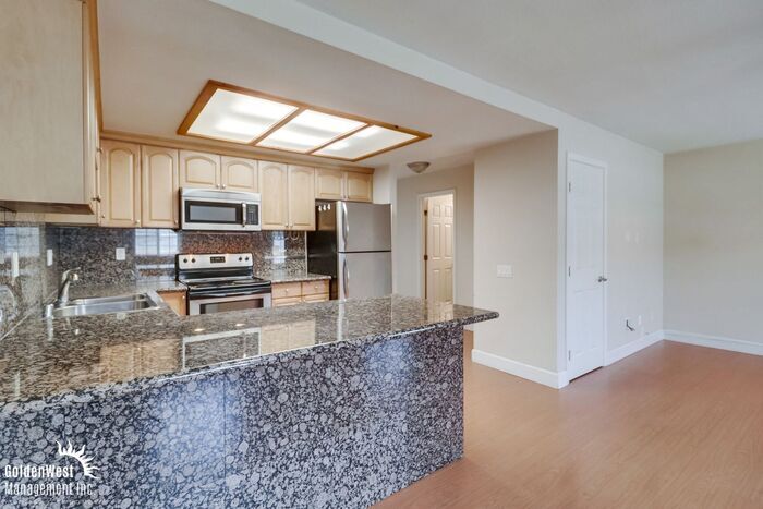 2219 Burroughs St in San Diego, CA - Foto de edificio