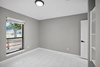 505 Oak Ridge Dr in Pflugerville, TX - Building Photo - Building Photo