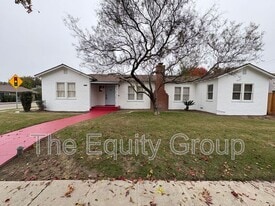 1801 Riverside St in Kingsburg, CA - Building Photo