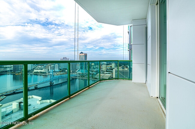 property at 1431 Riverplace Blvd