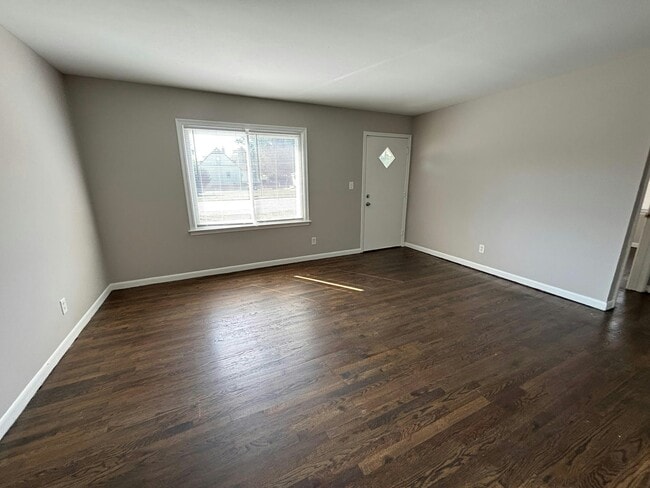 837 E Woodward Heights Blvd in Hazel Park, MI - Building Photo - Building Photo