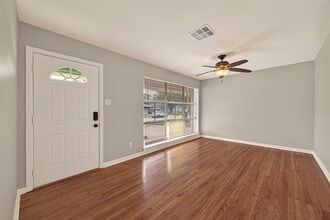 226 W 4th St in Deer Park, TX - Building Photo - Building Photo