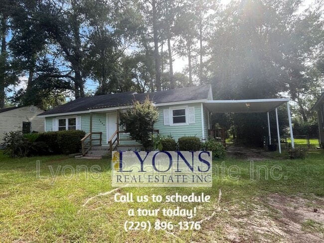 property at 1805 Clover Dr