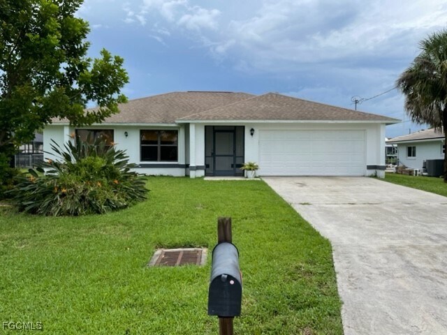 5367 Coral Ave in Cape Coral, FL - Foto de edificio