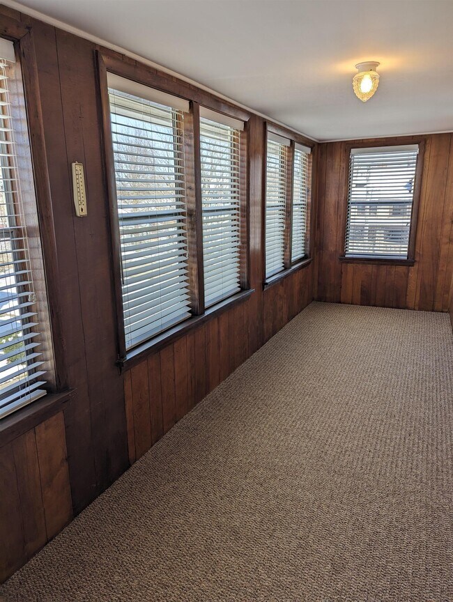 837 W Stephenson St in Freeport, IL - Building Photo - Building Photo