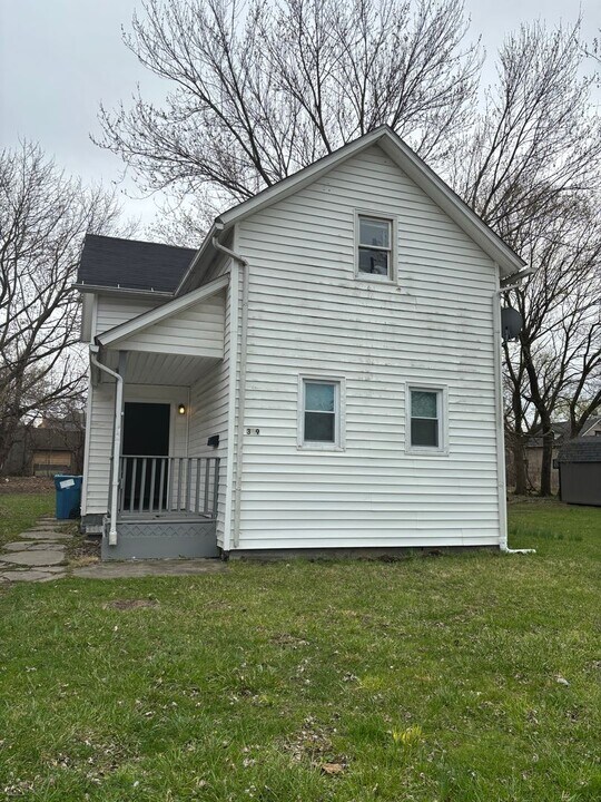319 W 14th St in Lorain, OH - Building Photo