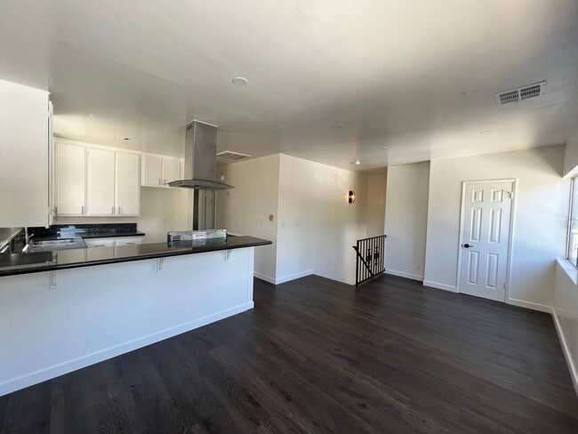 1415 Seward St, Unit 1415