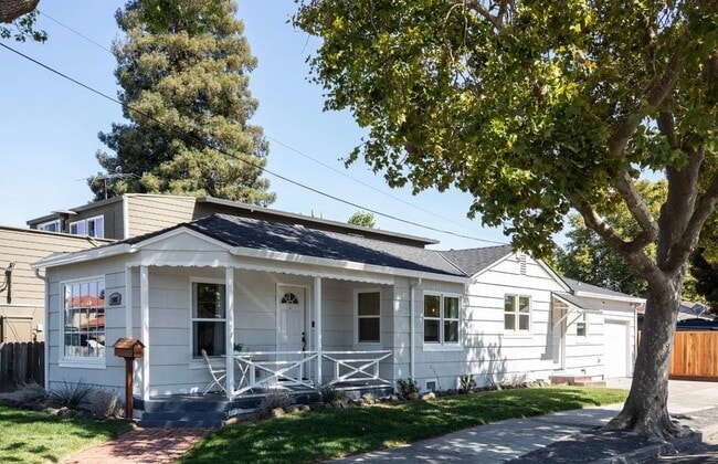 property at 1105 Oak Ave