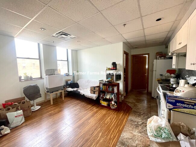 72 Kneeland St, Unit 502 in Boston, MA - Building Photo - Building Photo