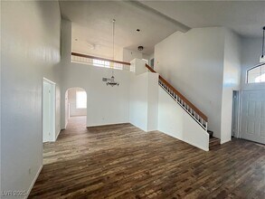 135 Monteen Dr in Henderson, NV - Building Photo - Building Photo