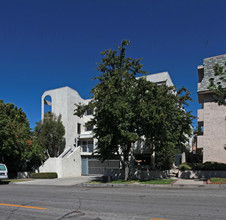 611 E Angeleno Apartments in Burbank, CA - Building Photo - Building Photo