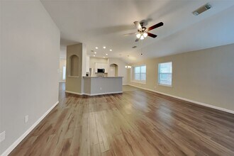 30206 Emerson Creek Dr in Spring, TX - Foto de edificio - Building Photo