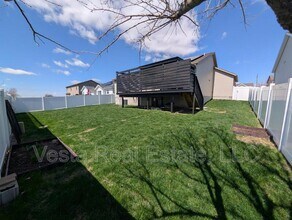 1719 Coralstone Wy in Normal, IL - Building Photo - Building Photo