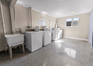 Timberbrook Apartments in Peoria, IL - Building Photo - Building Photo