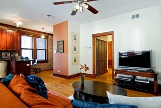 842 W Newport Ave in Chicago, IL - Building Photo - Building Photo