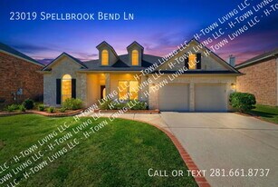 23019 Spellbrook Bend Ln in Richmond, TX - Building Photo