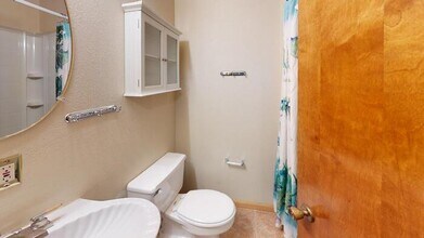 1725 N 17th St in Bismarck, ND - Building Photo - Building Photo