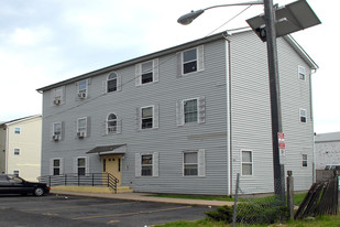 Littleton Avenue Community Village Apartamentos