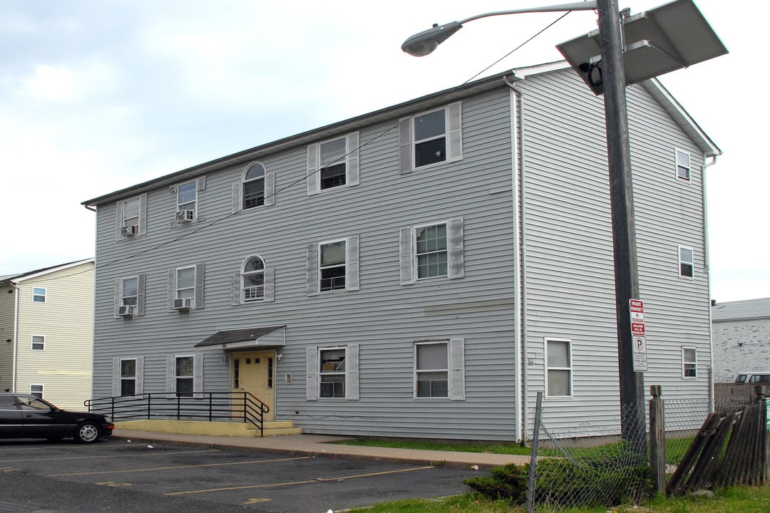 Littleton Avenue Community Village in Newark, NJ - Foto de edificio