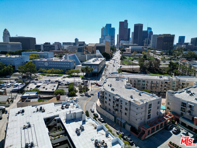 630 N Grand Ave in Los Angeles, CA - Building Photo - Building Photo