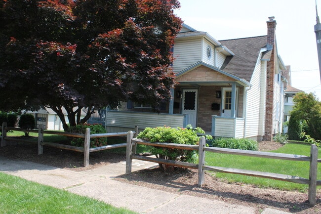 99 Curtiss St in Bristol, CT - Building Photo - Building Photo