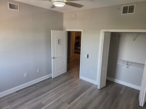 12033 Gandy Blvd N in St. Petersburg, FL - Building Photo - Building Photo