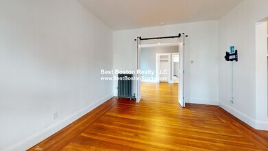 27 Walter St in Medford, MA - Foto de edificio - Building Photo