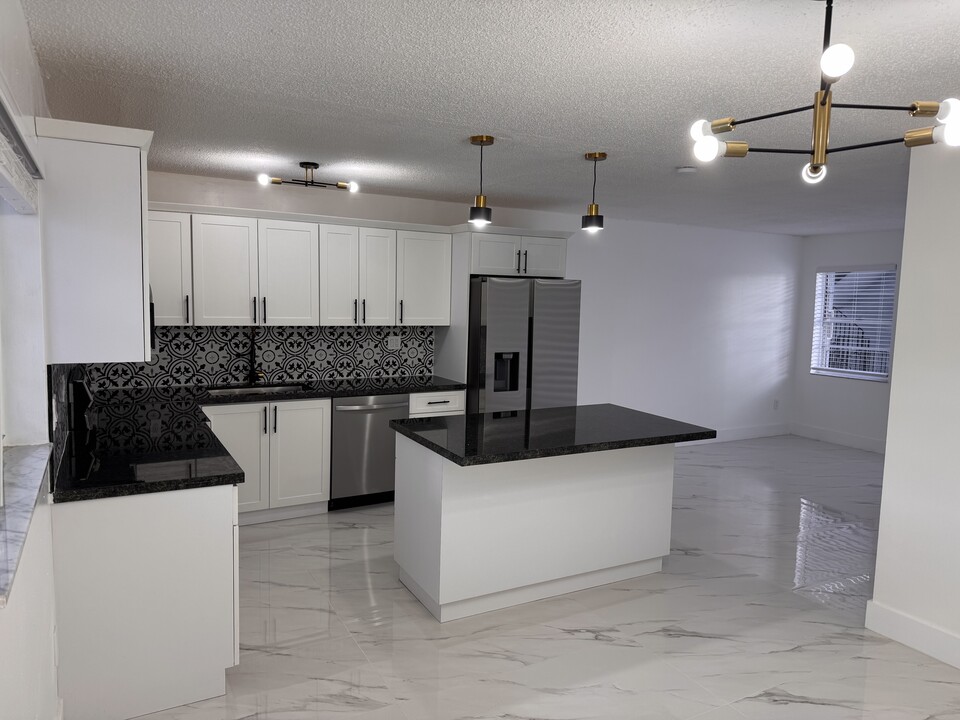 1221 SW 122nd Ave, Unit 217 in Miami, FL - Building Photo