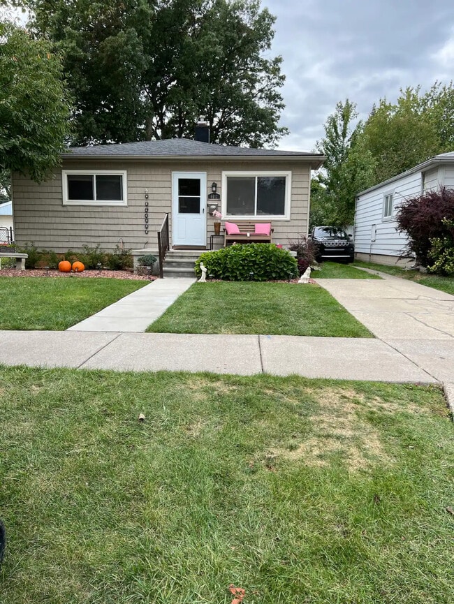 property at 4612 Kingston St