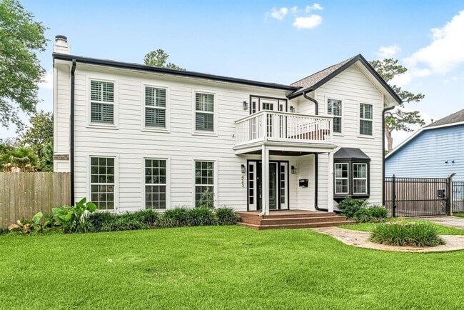property at 423 W 32nd St
