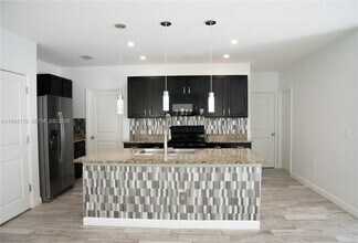 105 Lacewing Pl in Valrico, FL - Building Photo - Building Photo