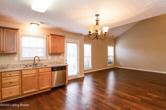 8904 Eli Dr in Louisville, KY - Building Photo - Building Photo