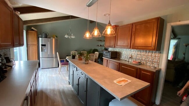 8240 S Marion View Cir in Sandy, UT - Building Photo - Building Photo