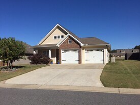 105 Rossburg Dr in Calera, AL - Building Photo