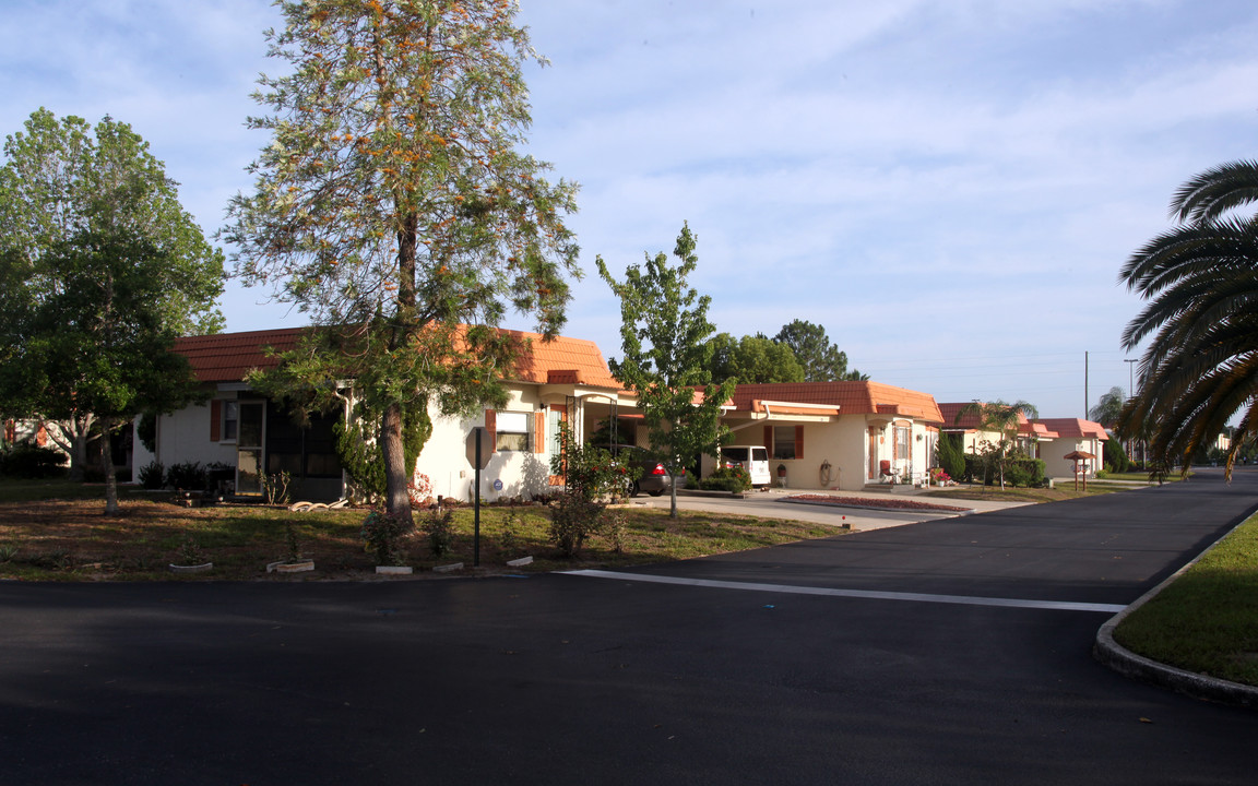 Riverside Villas in New Port Richey, FL - Building Photo