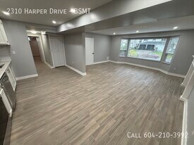 2310 Harper Dr in Abbotsford, BC - Building Photo