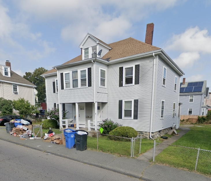 12-18 Highland St in Waltham, MA - Foto de edificio