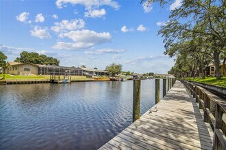 5558 Baywater Dr in Tampa, FL - Building Photo - Building Photo