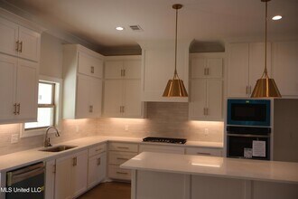 113 Southern Oak Wy in Canton, MS - Foto de edificio - Building Photo