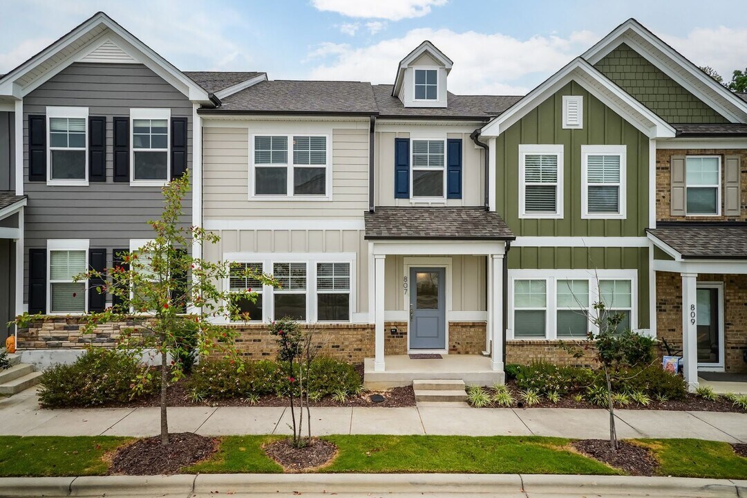 807 Trestleview St in Fuquay Varina, NC - Building Photo