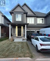 56 Brown St in Erin, ON - Building Photo